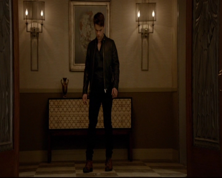 VampireDiariesWorld-dot-nl_TheOriginals_3x18TheDevilComesHereAndSighs2055.jpg