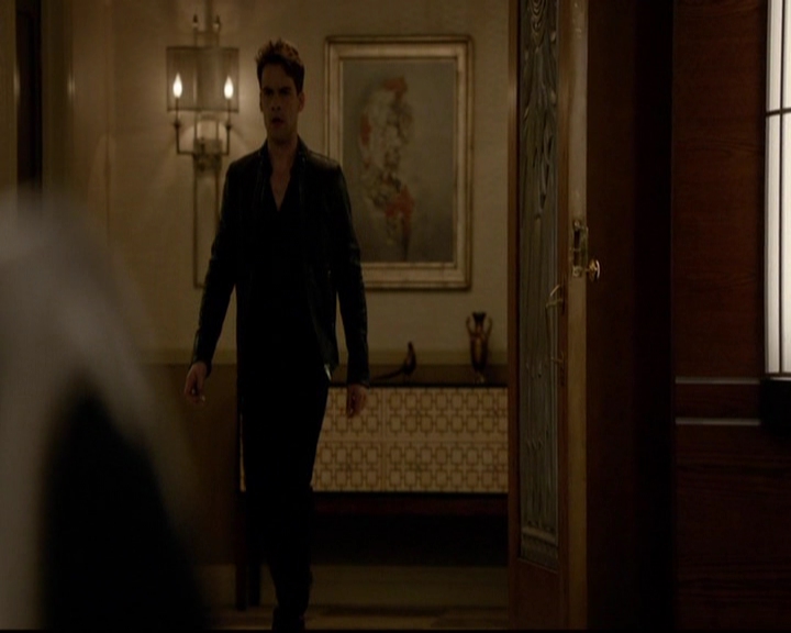 VampireDiariesWorld-dot-nl_TheOriginals_3x18TheDevilComesHereAndSighs2062.jpg