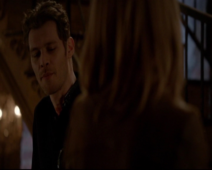 VampireDiariesWorld-dot-nl_TheOriginals_3x18TheDevilComesHereAndSighs2112.jpg