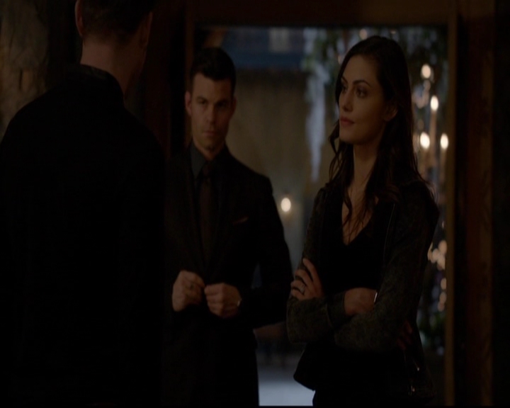 VampireDiariesWorld-dot-nl_TheOriginals_3x18TheDevilComesHereAndSighs2122.jpg