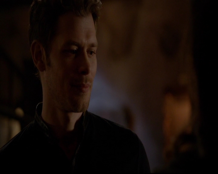 VampireDiariesWorld-dot-nl_TheOriginals_3x18TheDevilComesHereAndSighs2126.jpg