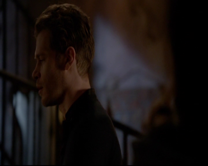 VampireDiariesWorld-dot-nl_TheOriginals_3x18TheDevilComesHereAndSighs2128.jpg