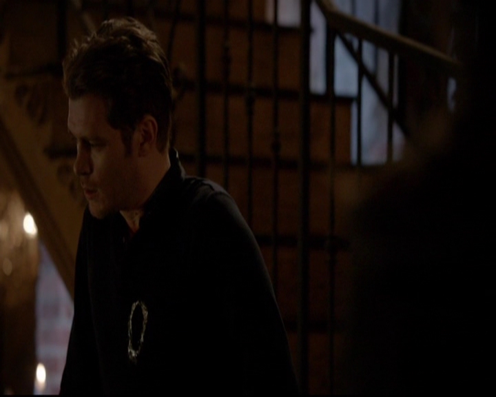 VampireDiariesWorld-dot-nl_TheOriginals_3x18TheDevilComesHereAndSighs2134.jpg