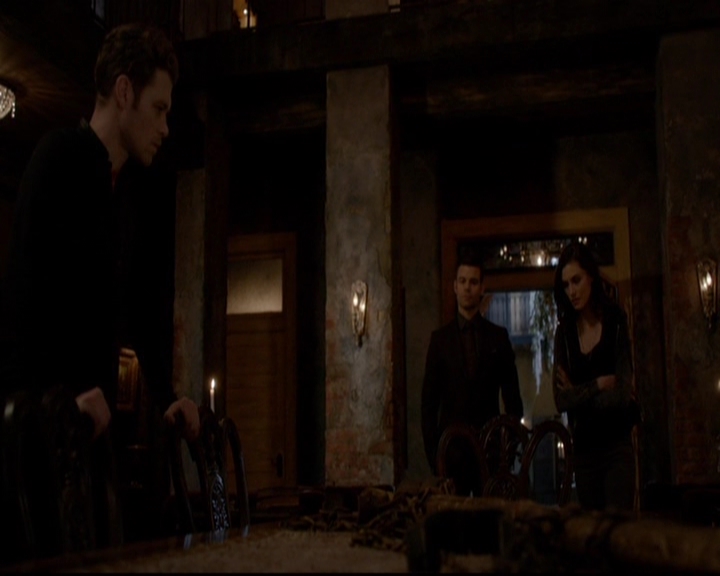 VampireDiariesWorld-dot-nl_TheOriginals_3x18TheDevilComesHereAndSighs2135.jpg