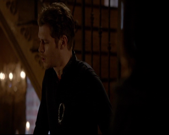 VampireDiariesWorld-dot-nl_TheOriginals_3x18TheDevilComesHereAndSighs2142.jpg