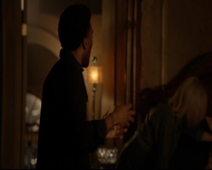 VampireDiariesWorld-dot-nl_TheOriginals_3x19NoMoreHeartbreaks1570.jpg