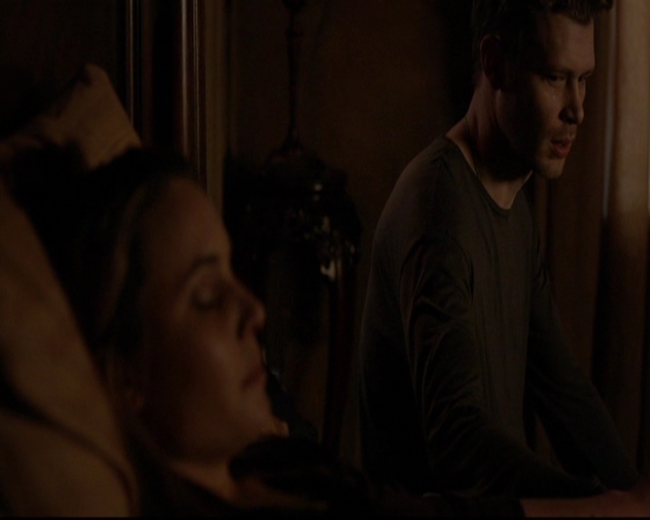 VampireDiariesWorld-dot-nl_TheOriginals_3x19NoMoreHeartbreaks1715.jpg