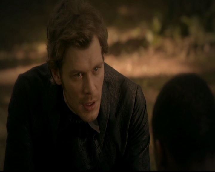 VampireDiariesWorld-dot-nl_TheOriginals_3x22TheBloodyCrown0011.jpg