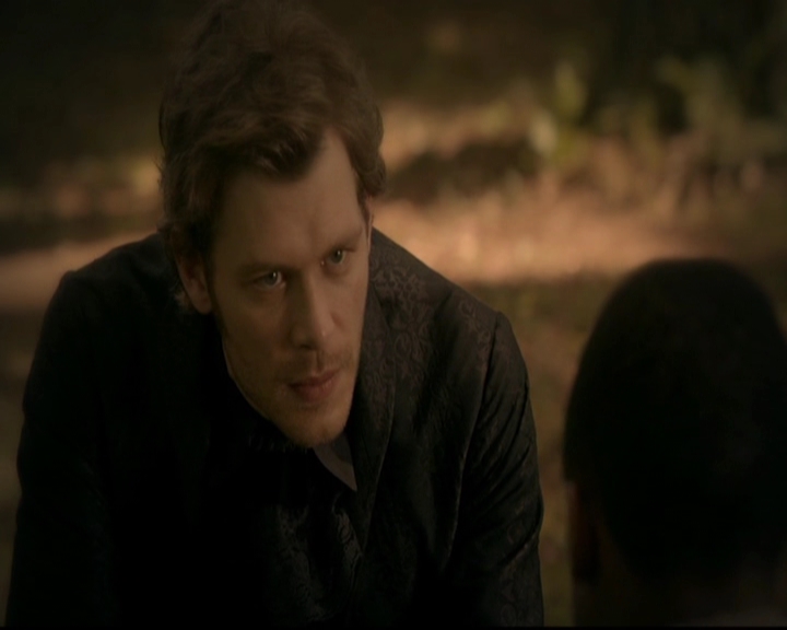 VampireDiariesWorld-dot-nl_TheOriginals_3x22TheBloodyCrown0012.jpg