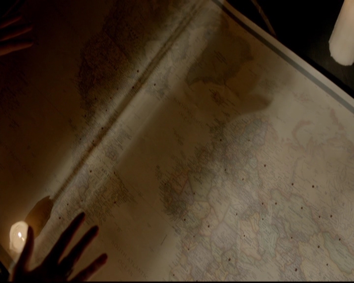 VampireDiariesWorld-dot-nl_TheOriginals_3x22TheBloodyCrown0213.jpg