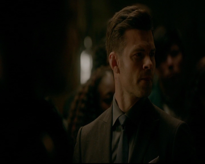 VampireDiariesWorld-dot-nl_TheOriginals_3x22TheBloodyCrown0400.jpg