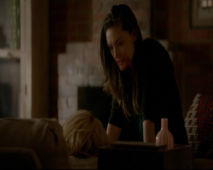 VampireDiariesWorld-dot-nl_TheOriginals_3x22TheBloodyCrown0600.jpg
