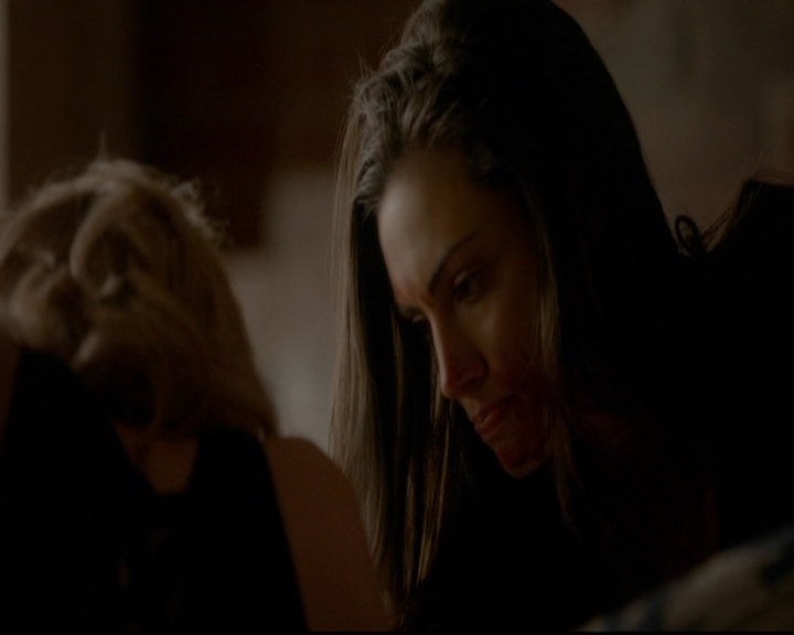 VampireDiariesWorld-dot-nl_TheOriginals_3x22TheBloodyCrown0611.jpg