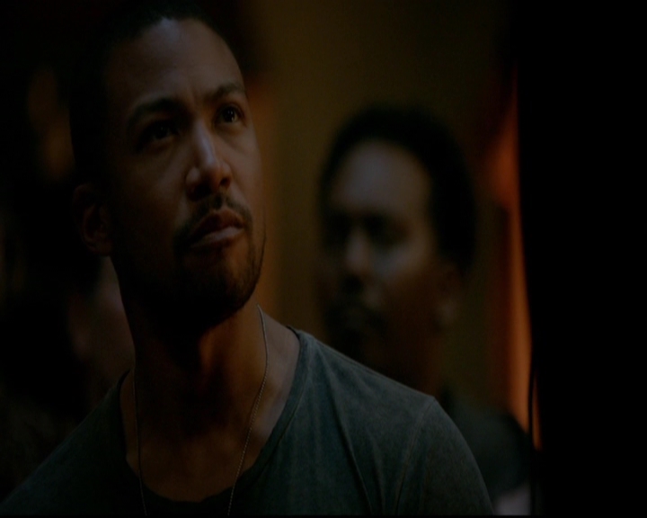 VampireDiariesWorld-dot-nl_TheOriginals_3x22TheBloodyCrown1290.jpg