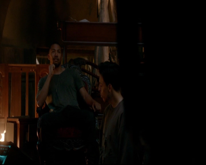 VampireDiariesWorld-dot-nl_TheOriginals_3x22TheBloodyCrown1609.jpg
