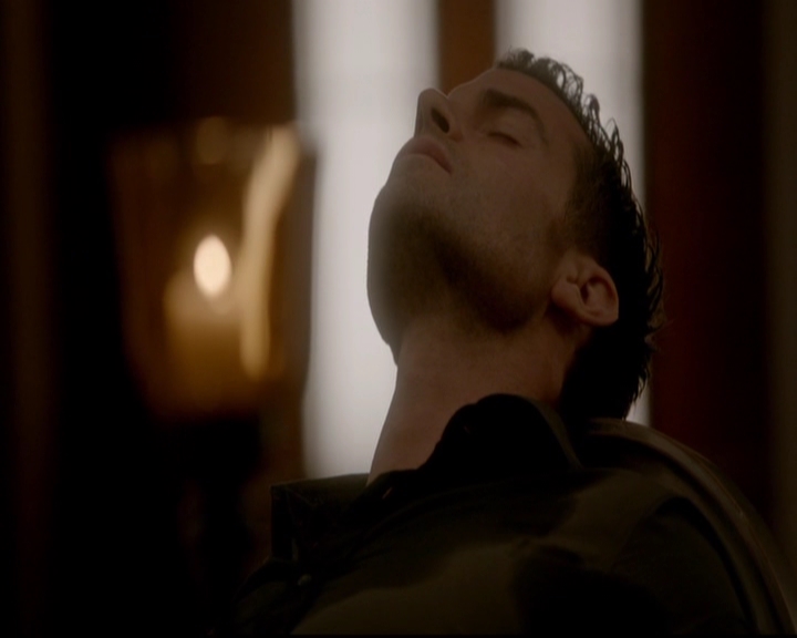 VampireDiariesWorld-dot-nl_TheOriginals_3x22TheBloodyCrown1987.jpg