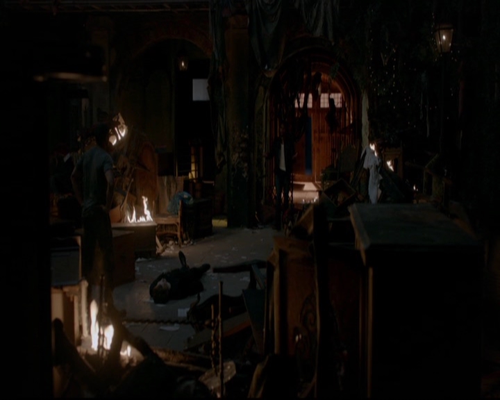 VampireDiariesWorld-dot-nl_TheOriginals_3x22TheBloodyCrown2005.jpg