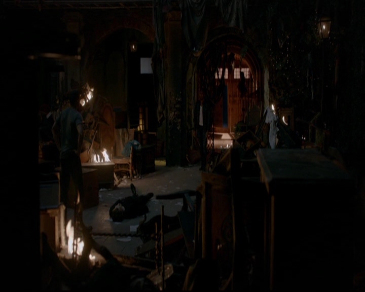 VampireDiariesWorld-dot-nl_TheOriginals_3x22TheBloodyCrown2006.jpg