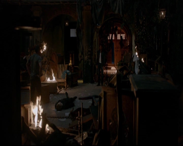 VampireDiariesWorld-dot-nl_TheOriginals_3x22TheBloodyCrown2007.jpg