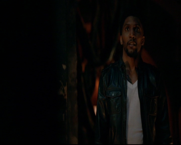 VampireDiariesWorld-dot-nl_TheOriginals_3x22TheBloodyCrown2010.jpg