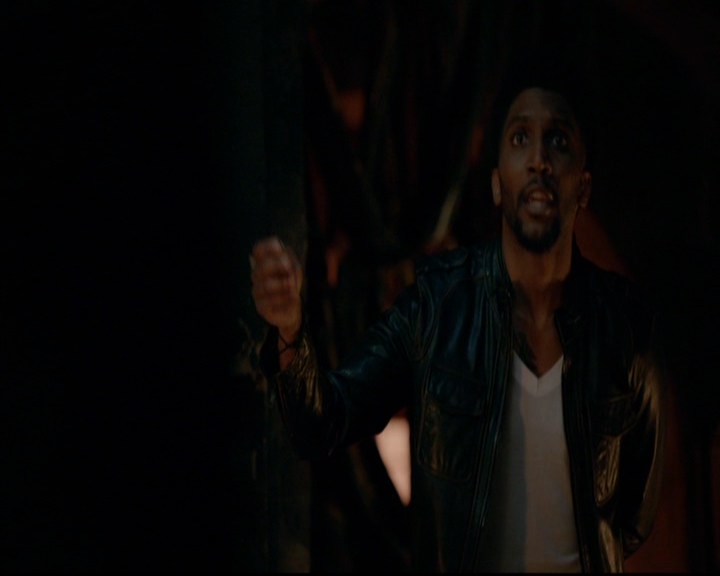 VampireDiariesWorld-dot-nl_TheOriginals_3x22TheBloodyCrown2011.jpg