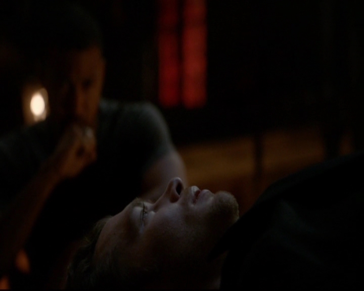 VampireDiariesWorld-dot-nl_TheOriginals_3x22TheBloodyCrown2217.jpg