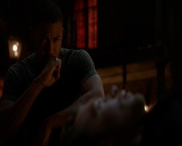 VampireDiariesWorld-dot-nl_TheOriginals_3x22TheBloodyCrown2219.jpg