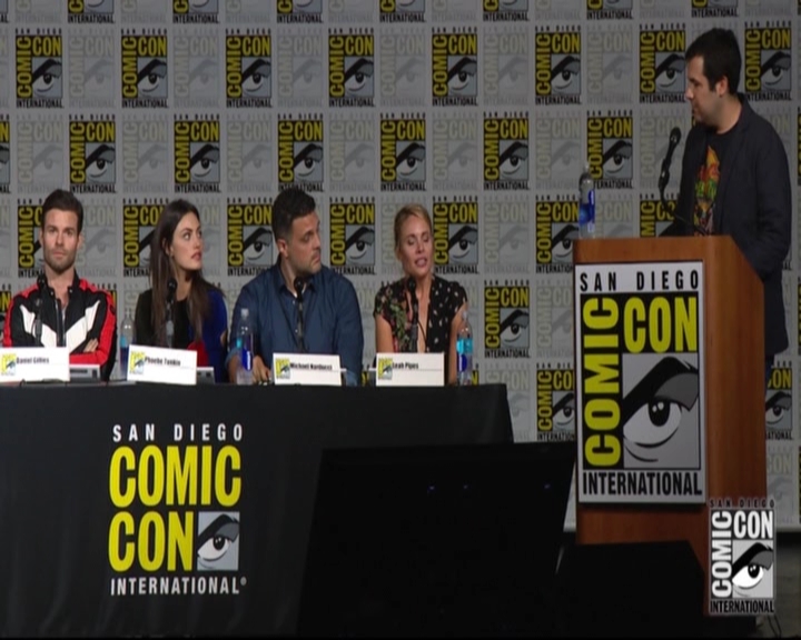 VampireDiariesWorld-dot-nl_TheOriginals_Season3-2015ComicConPanel0495.jpg