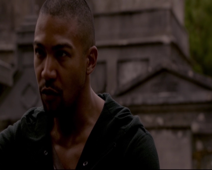 VampireDiariesWorld-dot-nl_TheOriginals_3x07OutOfEasy-deletedscenes0101.jpg