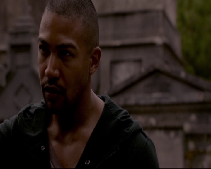 VampireDiariesWorld-dot-nl_TheOriginals_3x07OutOfEasy-deletedscenes0110.jpg