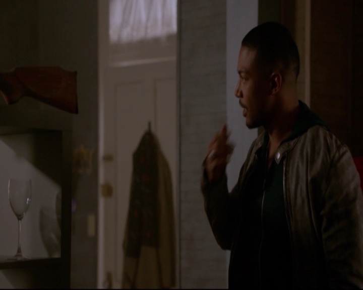 VampireDiariesWorld-dot-nl_TheOriginals_3x17BehindTheBlackHorizon-deletedscenes0016.jpg