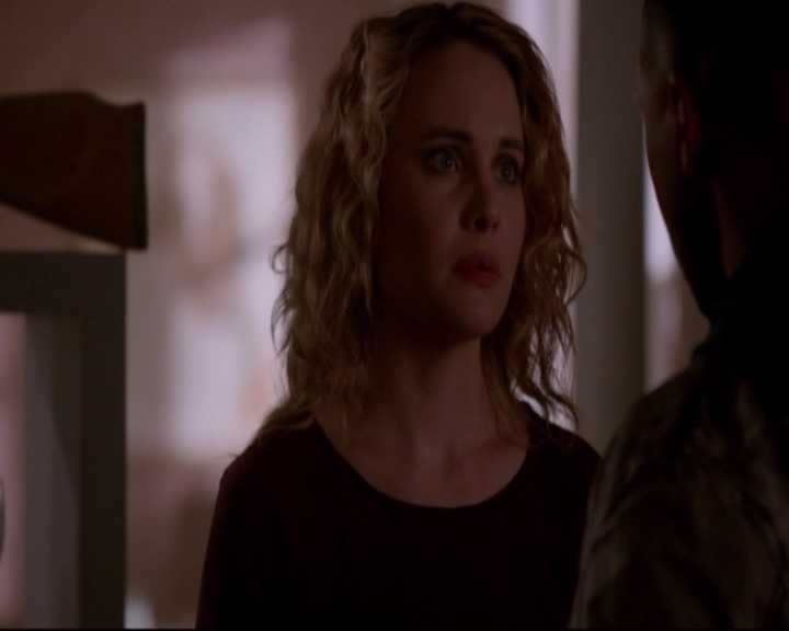 VampireDiariesWorld-dot-nl_TheOriginals_3x17BehindTheBlackHorizon-deletedscenes0103.jpg