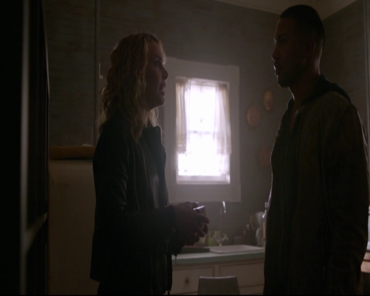 VampireDiariesWorld-dot-nl_TheOriginals_3x17BehindTheBlackHorizon-deletedscenes0191.jpg