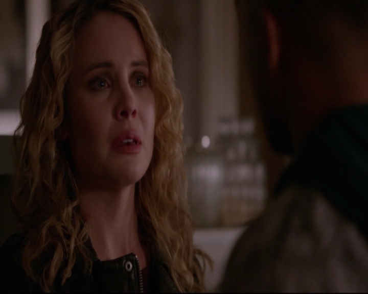 VampireDiariesWorld-dot-nl_TheOriginals_3x17BehindTheBlackHorizon-deletedscenes0198.jpg