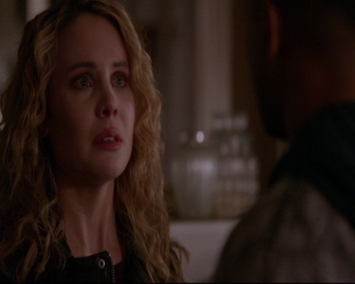 VampireDiariesWorld-dot-nl_TheOriginals_3x17BehindTheBlackHorizon-deletedscenes0199.jpg