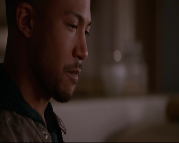 VampireDiariesWorld-dot-nl_TheOriginals_3x17BehindTheBlackHorizon-deletedscenes0204.jpg