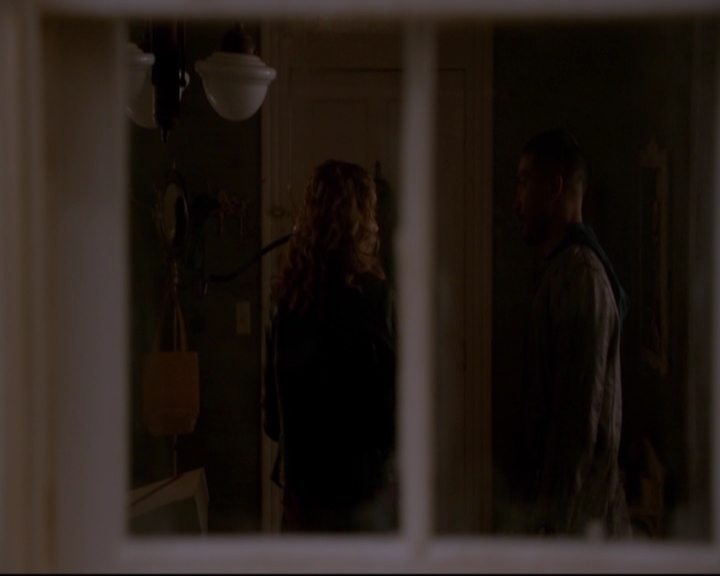 VampireDiariesWorld-dot-nl_TheOriginals_3x17BehindTheBlackHorizon-deletedscenes0207.jpg