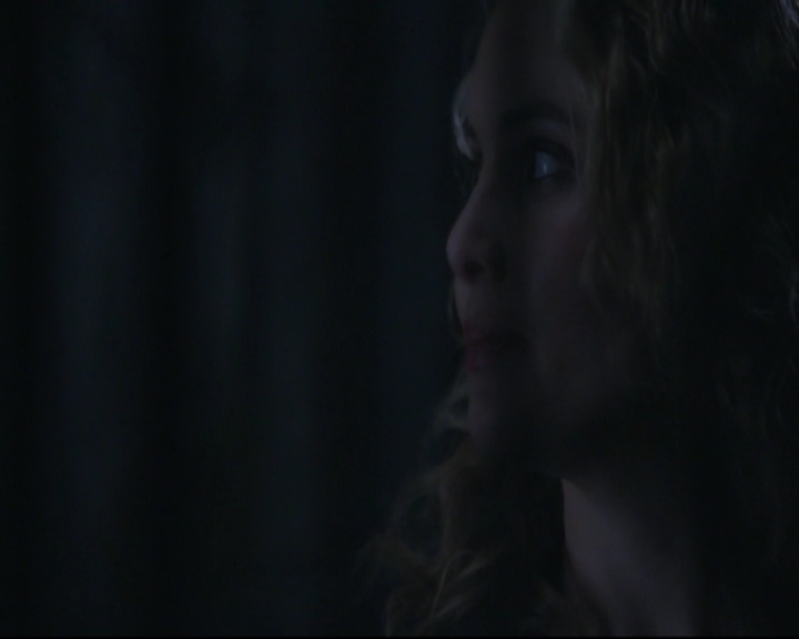 VampireDiariesWorld-dot-nl_TheOriginals_3x17BehindTheBlackHorizon-deletedscenes0235.jpg