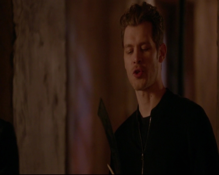 VampireDiariesWorld-dot-nl_TheOriginals_3x18TheDevilComesHereAndSighs-deletedscenes0010.jpg
