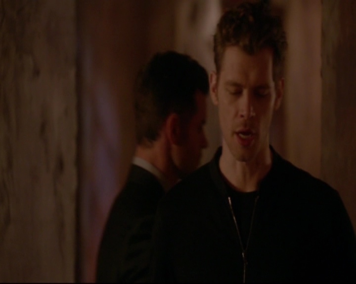VampireDiariesWorld-dot-nl_TheOriginals_3x18TheDevilComesHereAndSighs-deletedscenes0011.jpg