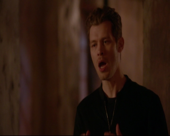 VampireDiariesWorld-dot-nl_TheOriginals_3x18TheDevilComesHereAndSighs-deletedscenes0015.jpg