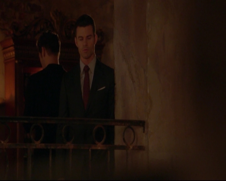 VampireDiariesWorld-dot-nl_TheOriginals_3x18TheDevilComesHereAndSighs-deletedscenes0019.jpg