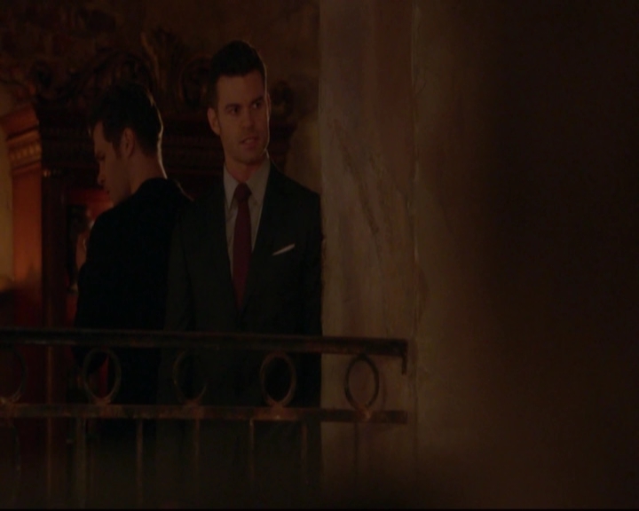 VampireDiariesWorld-dot-nl_TheOriginals_3x18TheDevilComesHereAndSighs-deletedscenes0021.jpg