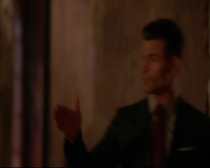VampireDiariesWorld-dot-nl_TheOriginals_3x18TheDevilComesHereAndSighs-deletedscenes0031.jpg