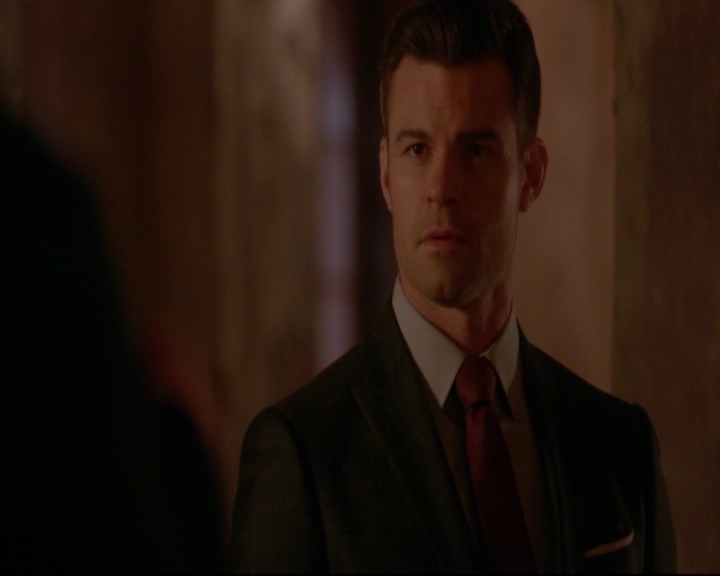VampireDiariesWorld-dot-nl_TheOriginals_3x18TheDevilComesHereAndSighs-deletedscenes0036.jpg