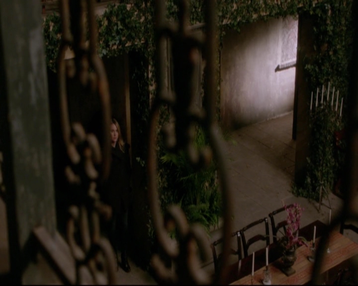 VampireDiariesWorld-dot-nl_TheOriginals_3x18TheDevilComesHereAndSighs-deletedscenes0100.jpg