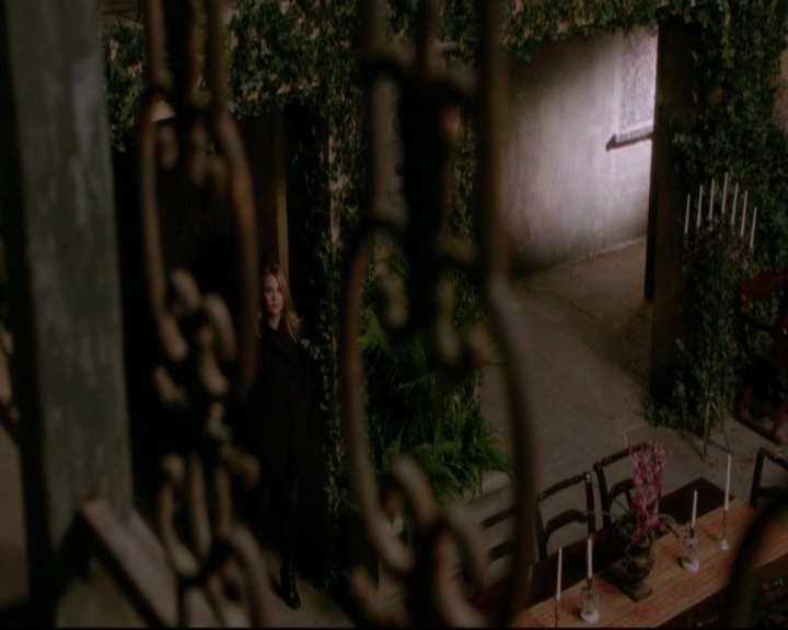 VampireDiariesWorld-dot-nl_TheOriginals_3x18TheDevilComesHereAndSighs-deletedscenes0101.jpg