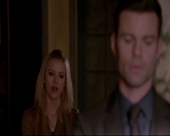 VampireDiariesWorld-dot-nl_TheOriginals_3x18TheDevilComesHereAndSighs-deletedscenes0109.jpg