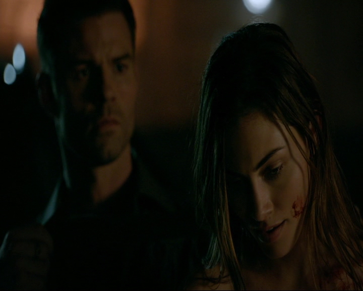 VampireDiaries-dot-nl_TheOriginals4x01GatherUpTheKillers1938.jpg VampireDiaries-dot-nl_TheOriginals4x01GatherUpTheKillers1938.jpg