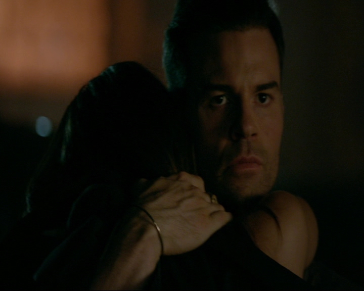 VampireDiaries-dot-nl_TheOriginals4x01GatherUpTheKillers1951.jpg VampireDiaries-dot-nl_TheOriginals4x01GatherUpTheKillers1951.jpg